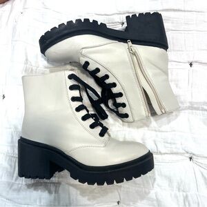 A New Day Women's White Lace-Up Ankle Boots size 6